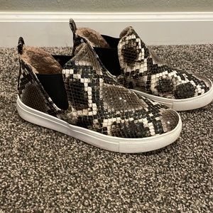 Report Python Slip on Faux Fur